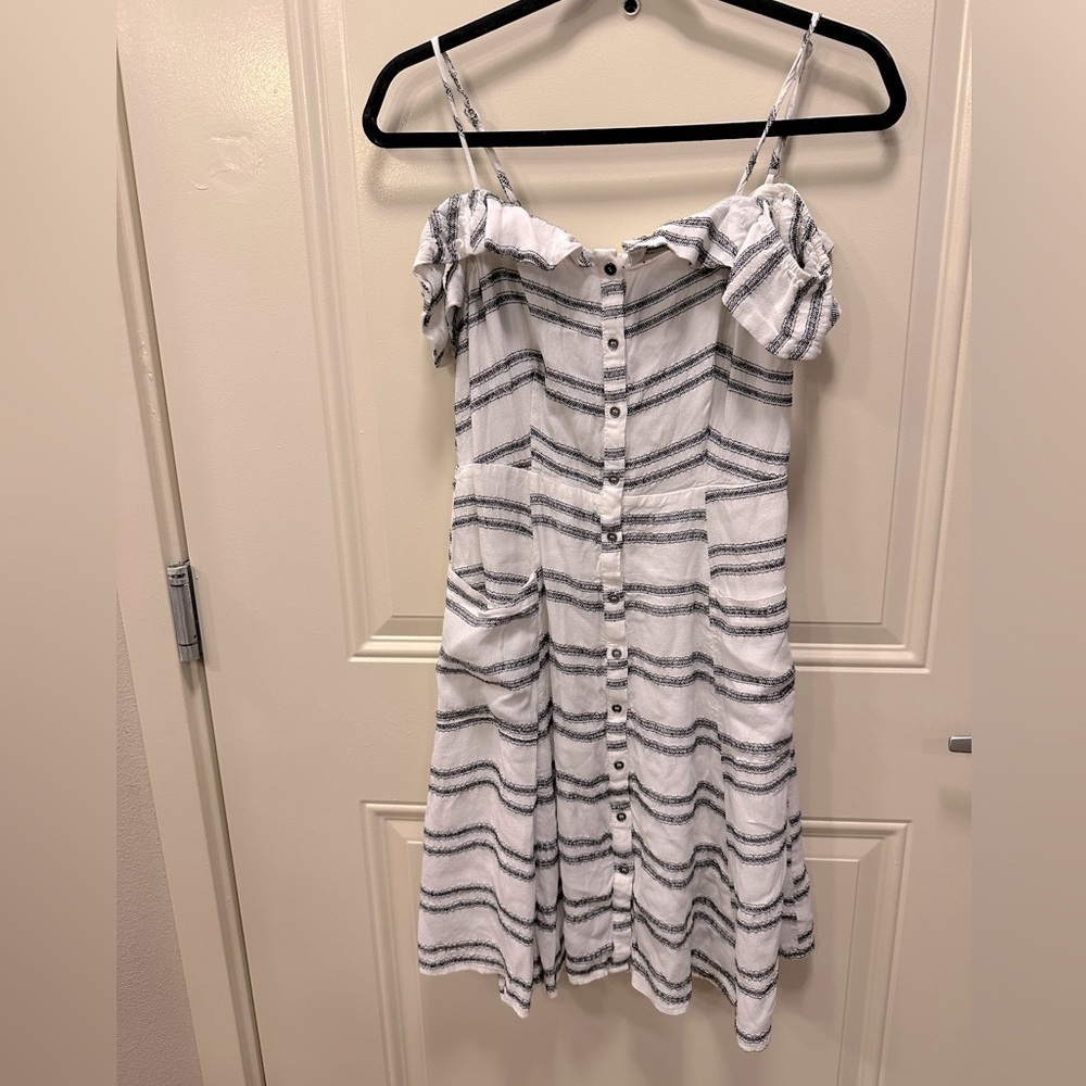 ASTR the label striped boho Beachy dress, size M, excellent condition,no flaws